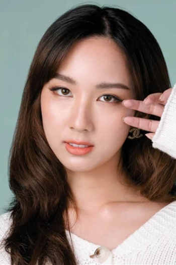 Actor Aye Sarunchana Apisamaimongkol