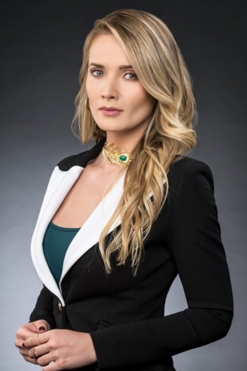 Actor Kimberly Dos Ramos