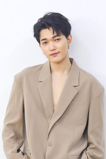 Actor Fluke Chinnathan Rojrawee Thanakun