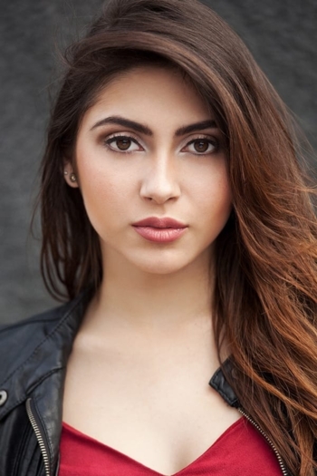 Actor Alondra Delgado