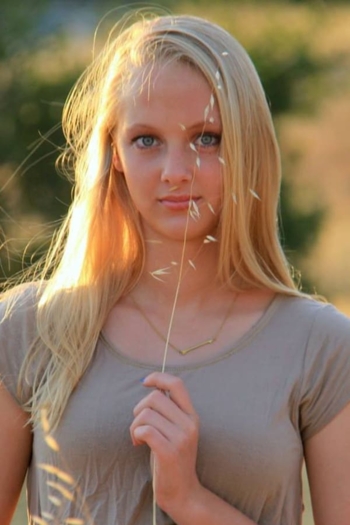 Actor Stephanie Harvey