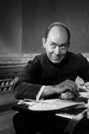 Actor Leonard Strong