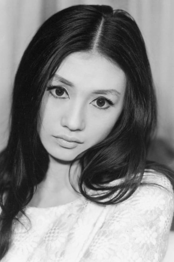 Actor Mariko Kaga