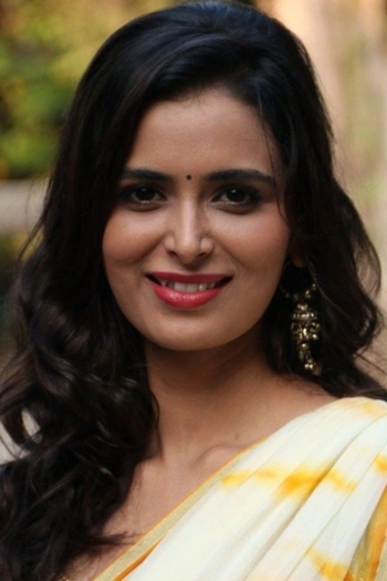 Actor Meenakshi Dixit