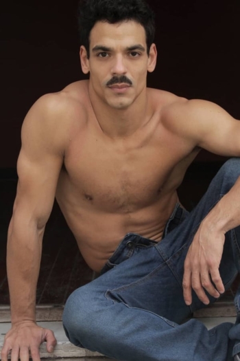 Actor Fred Raposo