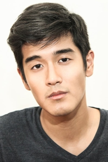 Actor Nathan Hartono