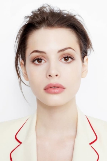 Actor Charlotte Kemp Muhl