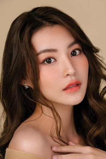 Actor Kapook Phatchara Thabthong