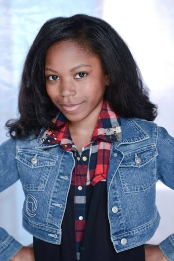 Actor Riele Downs