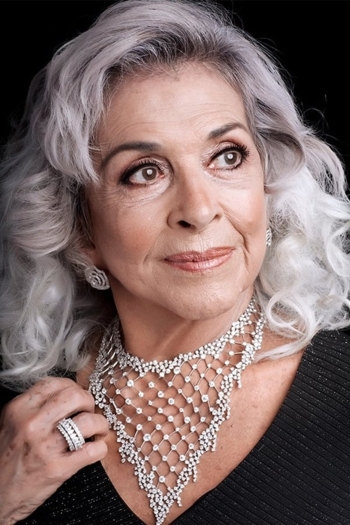 Actor Betty Faria