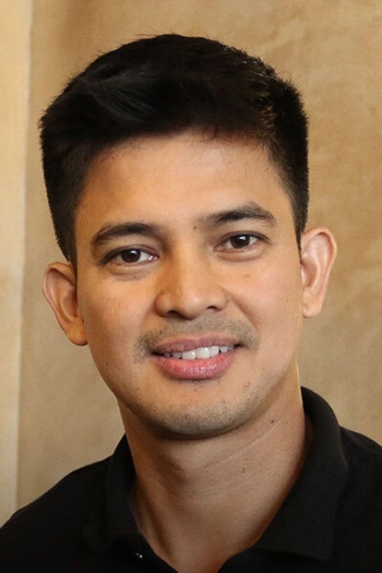 Actor Jason Abalos