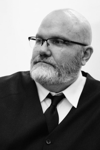 Actor Russ Pflasterer