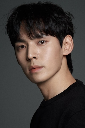 Actor Kang Hyung-suk