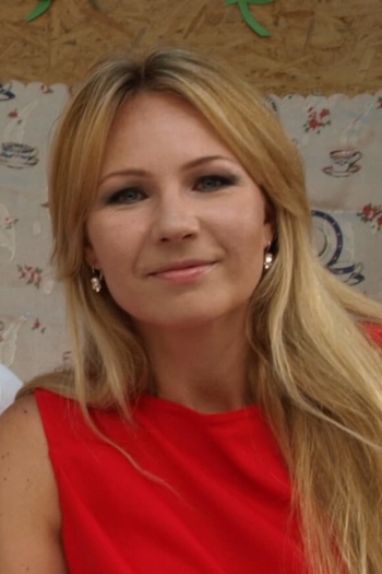 Actor Anna Guzik