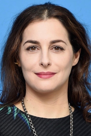 Actor Amira Casar