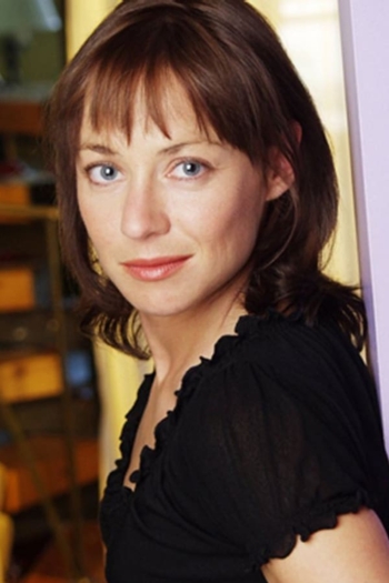 Actor Suzi Stingl