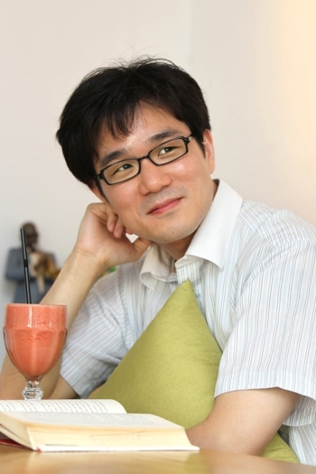 Actor Chang Kang-myoung