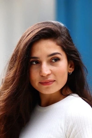 Actor Sinem Kavus