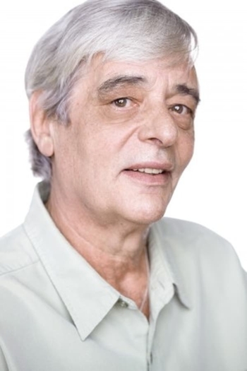 Actor Robert Brewster