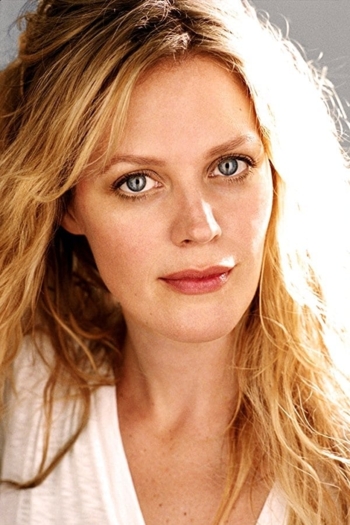 Actor Elizabeth Stanley