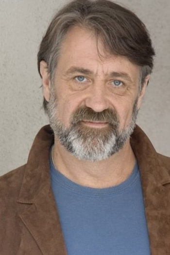 Actor Floyd Van Buskirk