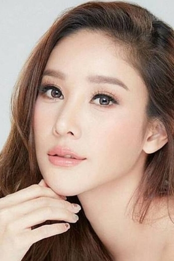 Actor Nida Patcharaveerapong