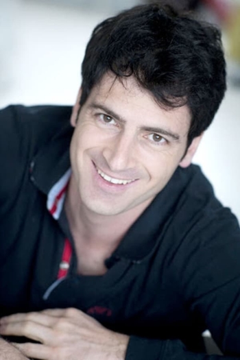 Actor Guillaume Larbi