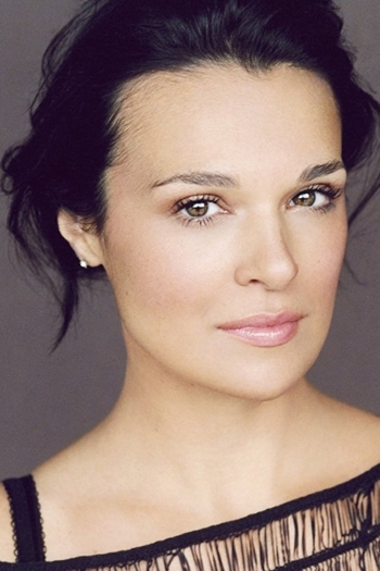 Actor Elizabeth Knowelden