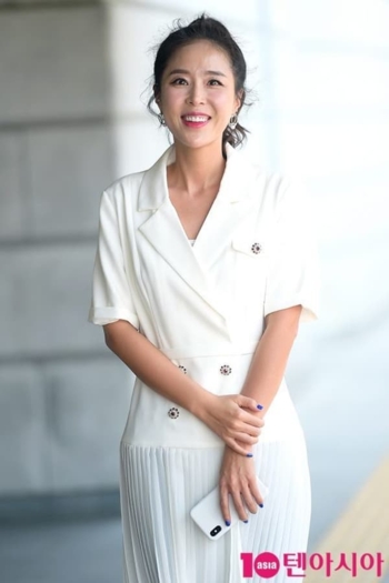 Actor Shin Ji