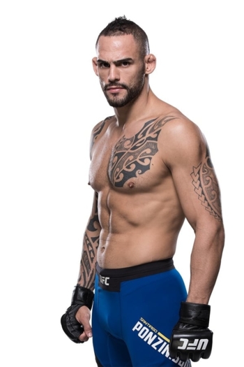 Actor Santiago Ponzinibbio