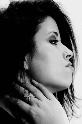 Actor Alexis Jade Links