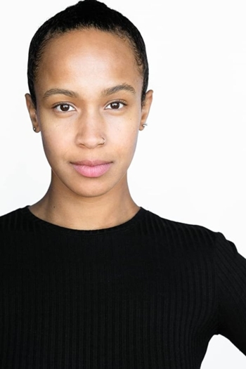 Actor Cynthia Navarro