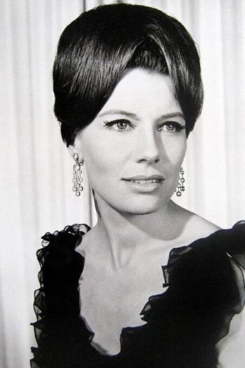 Actor Jacqueline Beer