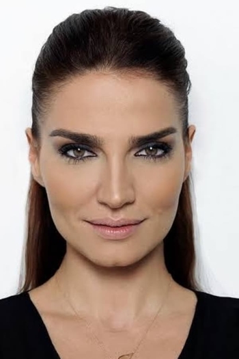 Actor Ebru Akel