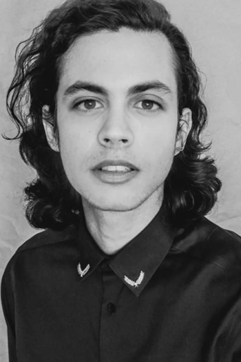 Film director Íris (Rafael Irineu)