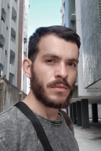 Actor Tchayarles Oliveira