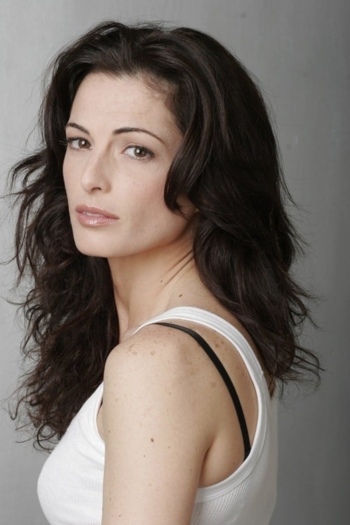 Actor Eleonora Ivone