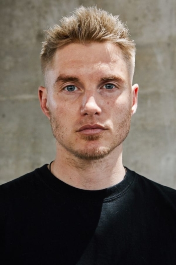 Actor Toby Hemingway