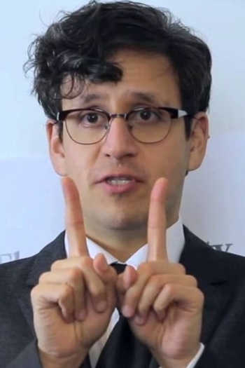 Actor Cameron Lauder