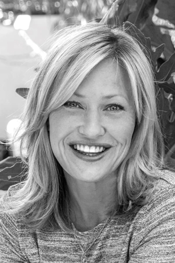 Actor Joey Lauren Adams