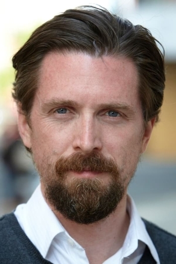 Actor Kevin Keating