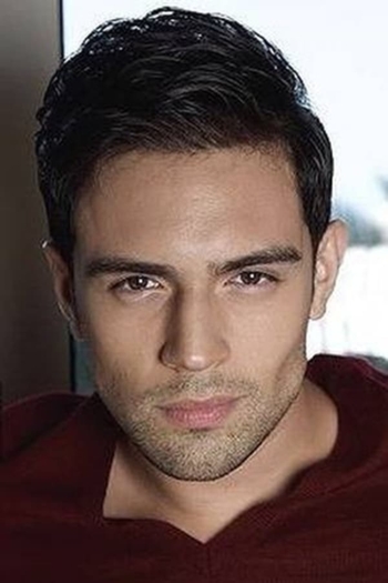 Actor Isaac Reyes