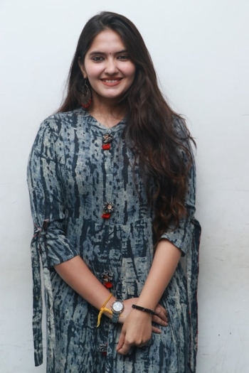 Actor Divya Elumalai