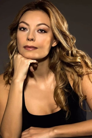 Actor Özge Özder