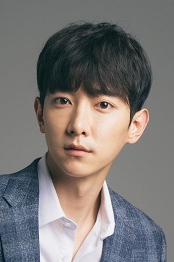 Actor Lee Jung-hyuk