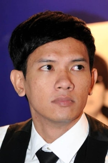 Actor Erick Changcuters