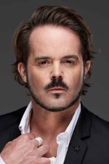 Actor James Aaron Oliver