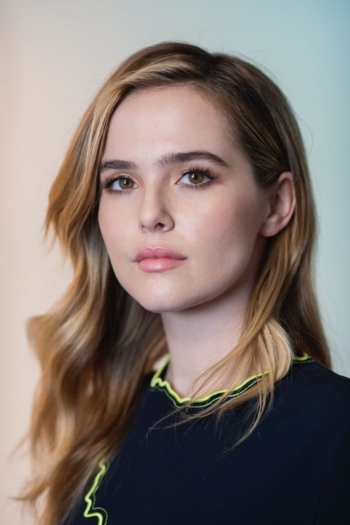 Actor Zoey Deutch