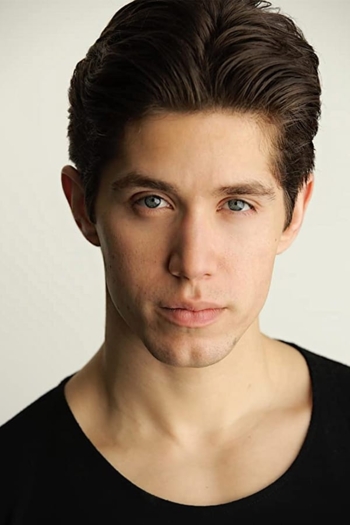 Actor Brandon Larracuente