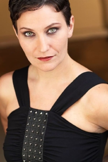 Actor Carrie Newell